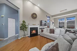 286 Prairie View Ln, Wheeling, IL 60090 - Photo 3