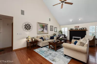 907 E Broadway Avenue, Winthrop Harbor, IL 60096 - Photo 3