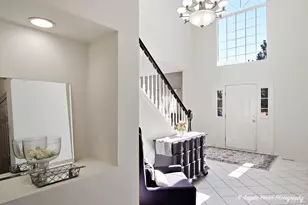 9 Laurel Valley Ct, Lake in the Hills, IL 60156 - Photo 5