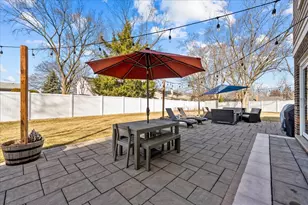 1116 Adirondack Dr, Northbrook, IL 60062 - Photo 33