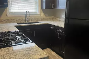 8139 W 83rd Pl, Justice, IL 60458 - Photo 5