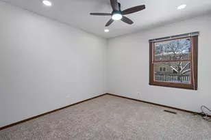 120 S Staffire Dr, Schaumburg, IL 60193 - Photo 19