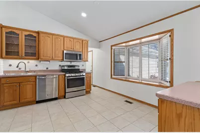 120 S Staffire Drive, Schaumburg, IL 60193 - Photo 3