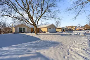 120 S Staffire Dr, Schaumburg, IL 60193 - Photo 33