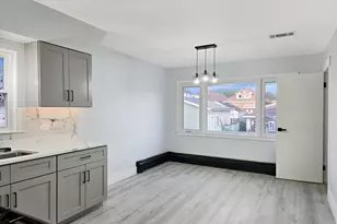 4743 S Keeler Ave, Chicago, IL 60632 - Photo 9