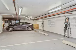 211 E Ohio St, Chicago, IL 60611 - Photo 27