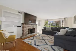 412 Warwick Rd, Tower Lakes, IL 60010 - Photo 3