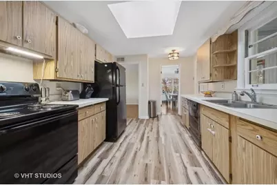 412 Warwick Road, Tower Lakes, IL 60010 - Photo 7