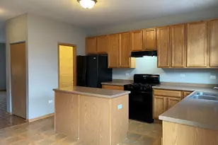 1353 W Alder Creek Dr, Romeoville, IL 60446 - Photo 3