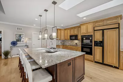 8711 Berkley Court, Orland Park, IL 60462 - Photo 7