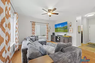 3125 Shenandoah Dr, Carpentersville, IL 60110 - Photo 3