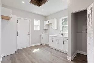 843 E 65th St, Chicago, IL 60637 - Photo 5