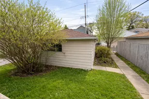 5410 N Neenah Ave, Chicago, IL 60656 - Photo 13