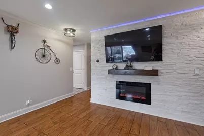 4838 Howard Street #405, Skokie, IL 60077 - Photo 5