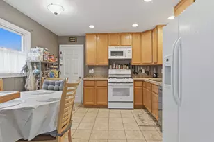 204 N Wabasso St, Minooka, IL 60447 - Photo 9