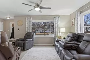 204 N Wabasso St, Minooka, IL 60447 - Photo 5