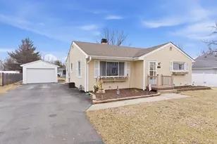 204 N Wabasso St, Minooka, IL 60447 - Photo 1