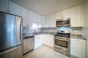 7020 Barrington Ct, Woodridge, IL 60517 - Photo 9