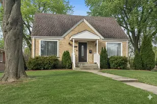 102 S Ashland Ave, Palatine, IL 60074 - Photo 1