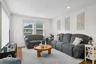 102 S Ashland Ave, Palatine, IL 60074 - Photo 3