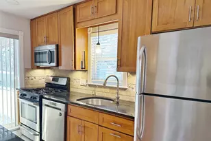 102 S Ashland Ave, Palatine, IL 60074 - Photo 9