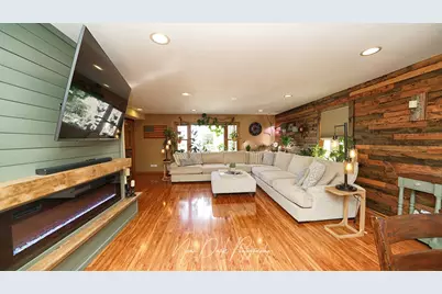 127 E Grand Avenue, Fox Lake, IL 60020 - Photo 11