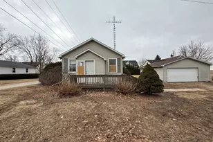 431 W Cedar St, Ladd, IL 61329 - Photo 1