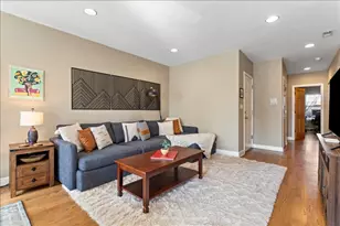 2618 W Rosemont Ave, Chicago, IL 60659 - Photo 3