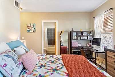 2618 W Rosemont Avenue #1, Chicago, IL 60659 - Photo 13