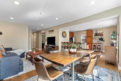 2618 W Rosemont Avenue #1, Chicago, IL 60659 - Photo 9