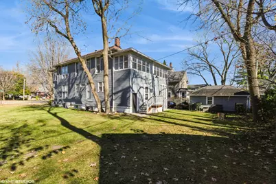 329 W Maple Avenue #327, Libertyville, IL 60048 - Photo 17