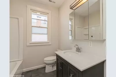 329 W Maple Avenue #327, Libertyville, IL 60048 - Photo 13