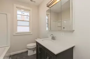 329 W Maple Ave, Libertyville, IL 60048 - Photo 13