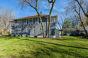 329 W Maple Ave, Libertyville, IL 60048 - Photo 3