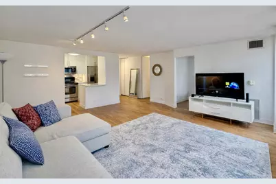 100 E Walton Street #35E, Chicago, IL 60611 - Photo 5