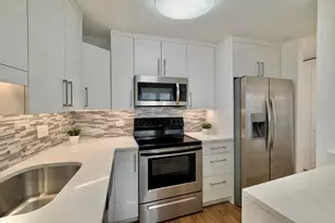 100 E Walton St, Chicago, IL 60611 - Photo 7