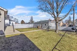 1109 N 12th Ave, Melrose Park, IL 60160 - Photo 23