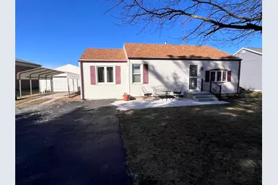 7383 E Chiniquy Street, Saint Anne, IL 60964 - Photo 1