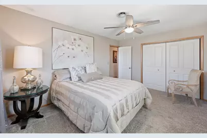 715 Pinecroft Drive, Roselle, IL 60172 - Photo 19