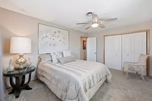 715 Pinecroft Dr, Roselle, IL 60172 - Photo 19