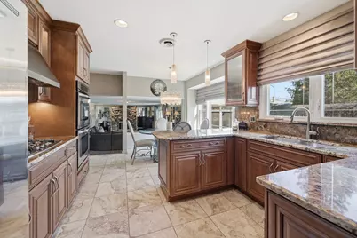 715 Pinecroft Drive, Roselle, IL 60172 - Photo 7