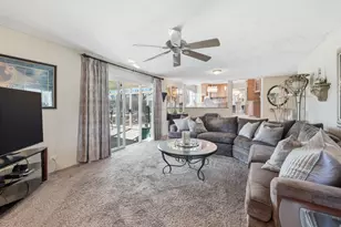 715 Pinecroft Dr, Roselle, IL 60172 - Photo 13