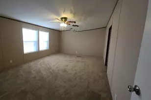 303 N Seba St, Hurst, IL 62949 - Photo 9