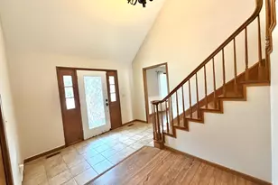 1867 Gragg St, Centralia, IL 62801 - Photo 3