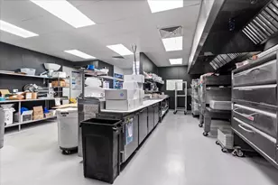 3801 N Clark St, Chicago, IL 60613 - Photo 13