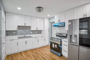 7031 Glenwood Ln, Hanover Park, IL 60133 - Photo 5