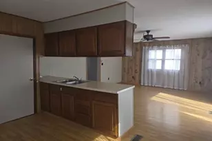 670 E First St, Dallas City, IL 62330 - Photo 7