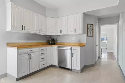 4575 N Narragansett Avenue, Chicago, IL 60630 - Photo 9