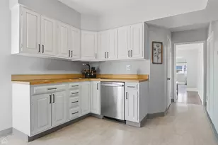 4575 N Narragansett Ave, Chicago, IL 60630 - Photo 9