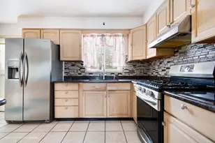 539 W Eggerding Dr, Addison, IL 60101 - Photo 7